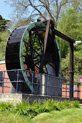 Overshot Waterwheel images 02